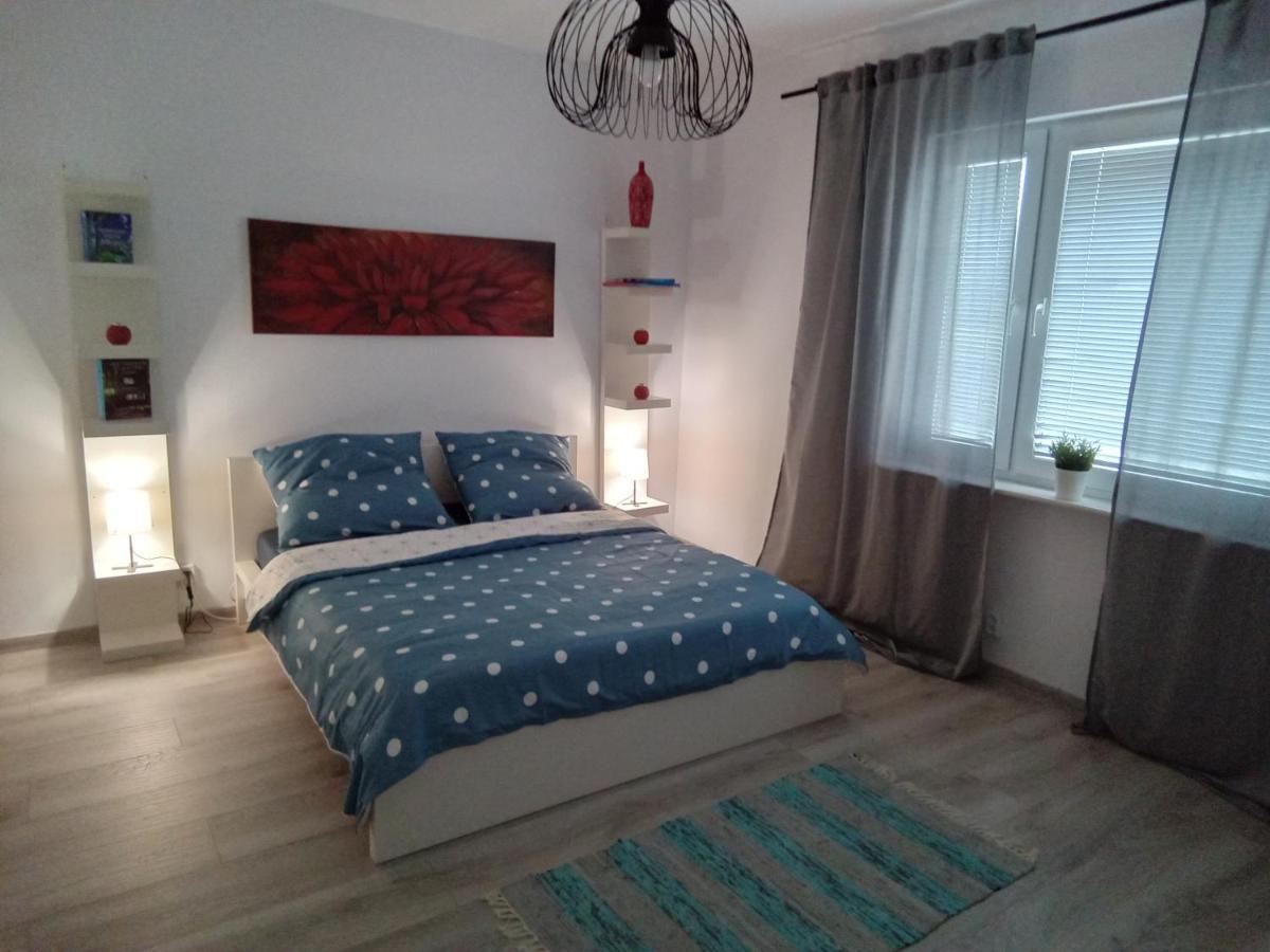 Domek U Kazi Sadowne Bagian luar foto