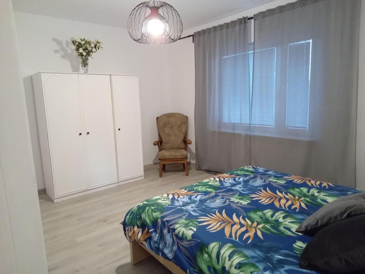 Domek U Kazi Sadowne Bagian luar foto