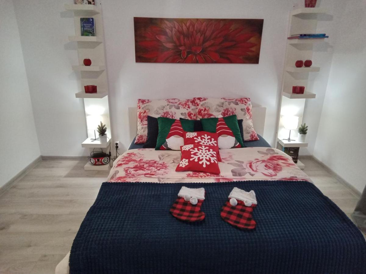 Domek U Kazi Sadowne Bagian luar foto